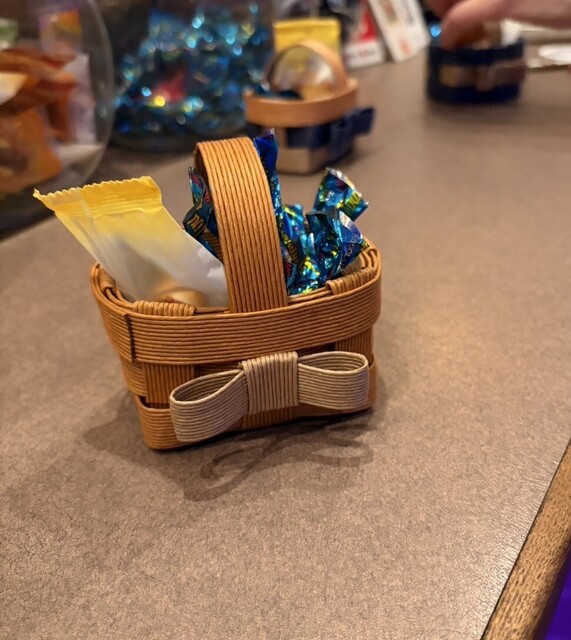 職員行きつけのお店で「プチかご」が活躍！